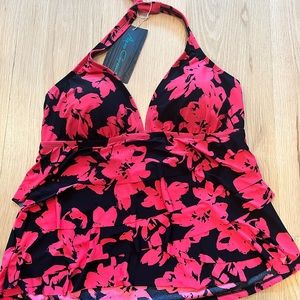NWT! Halter top tie tankini top